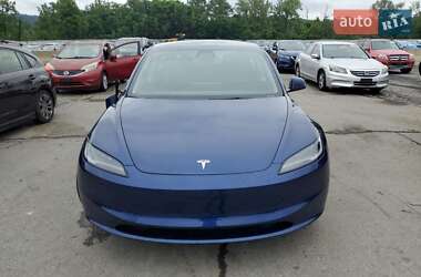 Седан Tesla Model 3 2024 в 