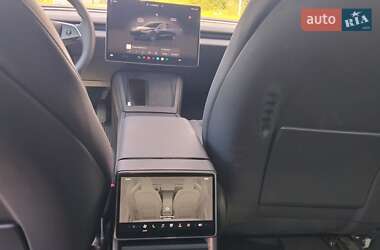 Седан Tesla Model 3 2024 в 