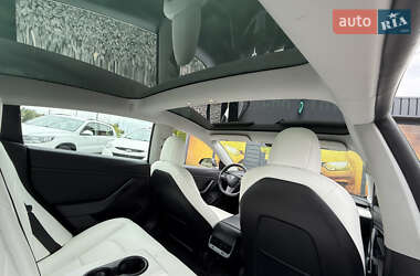 Седан Tesla Model 3 2019 в 