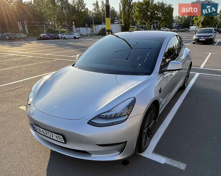 Седан Tesla Model 3 2018 в Киеве фото Седан Tesla Model 3 2018 в Киеве
