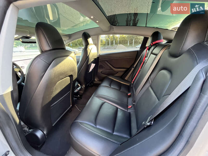 Седан Tesla Model 3 2018 в Киеве фото 7 Седан Tesla Model 3 2018 в Киеве