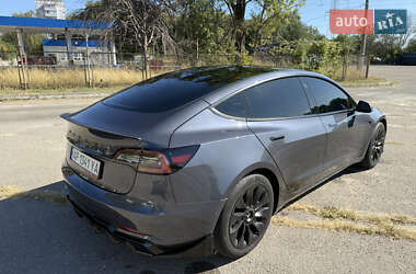 Седан Tesla Model 3 2021 в 
