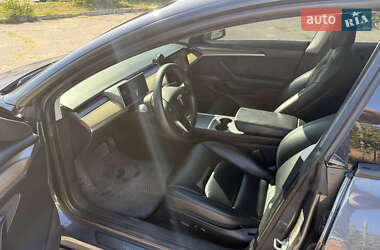 Седан Tesla Model 3 2021 в 