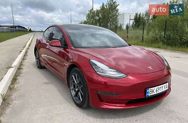 Tesla Model 3 2020
