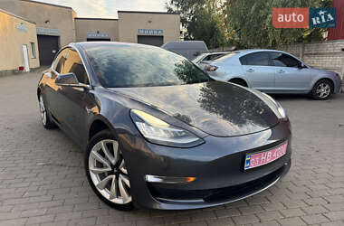 Седан Tesla Model 3 2017 в 
