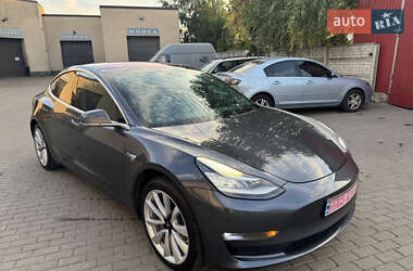 Седан Tesla Model 3 2017 в 