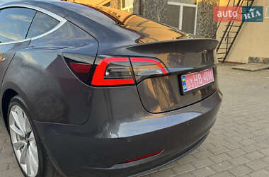 Седан Tesla Model 3 2017 в 