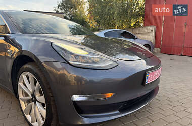 Седан Tesla Model 3 2017 в 