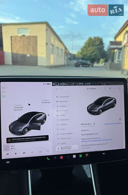 Седан Tesla Model 3 2017 в 