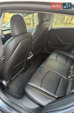 Седан Tesla Model 3 2017 в 