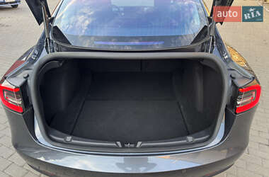 Седан Tesla Model 3 2017 в 