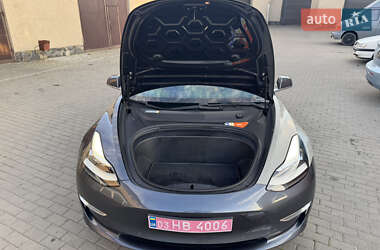 Седан Tesla Model 3 2017 в 