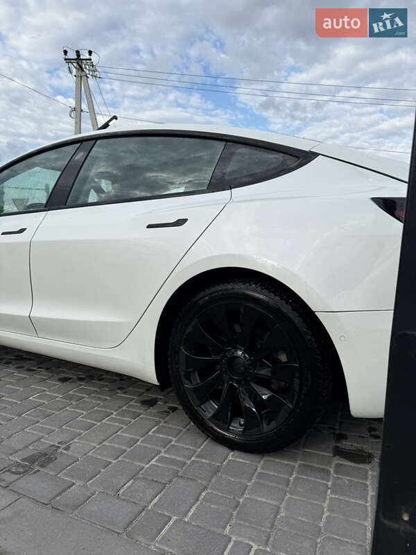 Седан Tesla Model 3 2021 в Києві