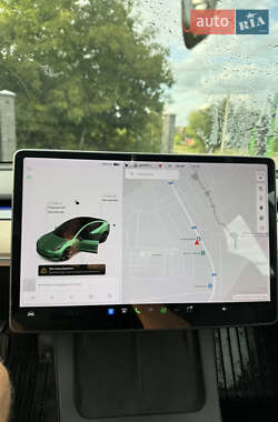 Седан Tesla Model 3 2021 в 