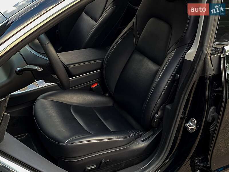 Седан Tesla Model 3 2020 в Киеве