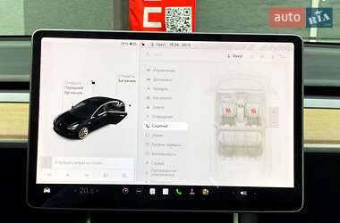 Седан Tesla Model 3 2020 в 