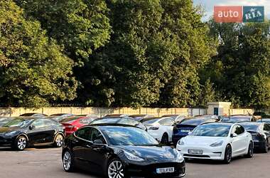 Седан Tesla Model 3 2020 в 