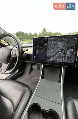 Седан Tesla Model 3 2018 в 