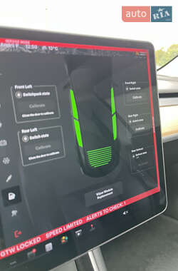 Седан Tesla Model 3 2018 в 