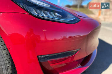 Седан Tesla Model 3 2019 в 