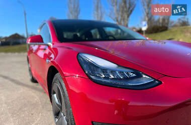 Седан Tesla Model 3 2019 в 