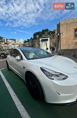 Седан Tesla Model 3 2019 в Киеве