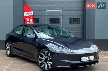 Tesla Model 3 2024