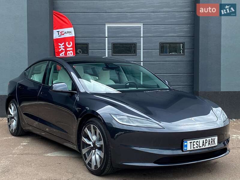 Седан Tesla Model 3 2024 в Киеве