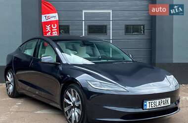 Седан Tesla Model 3 2024 в 