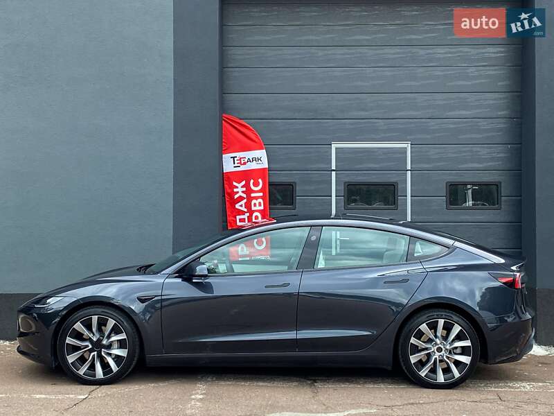Седан Tesla Model 3 2024 в Киеве