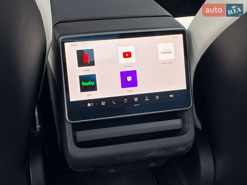 Седан Tesla Model 3 2024 в Киеве