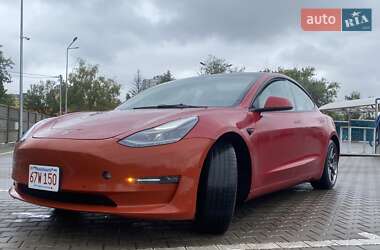 Седан Tesla Model 3 2021 в 