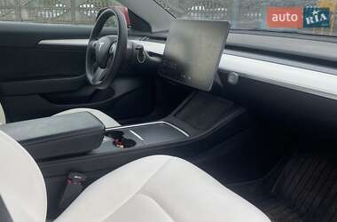 Седан Tesla Model 3 2021 в 
