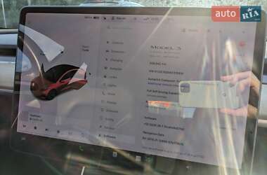 Седан Tesla Model 3 2019 в 
