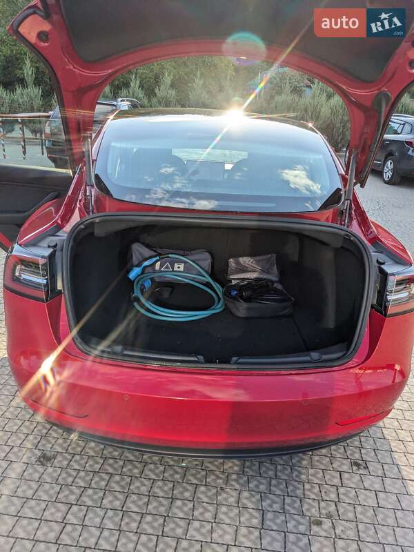 Седан Tesla Model 3 2019 в Полтаві