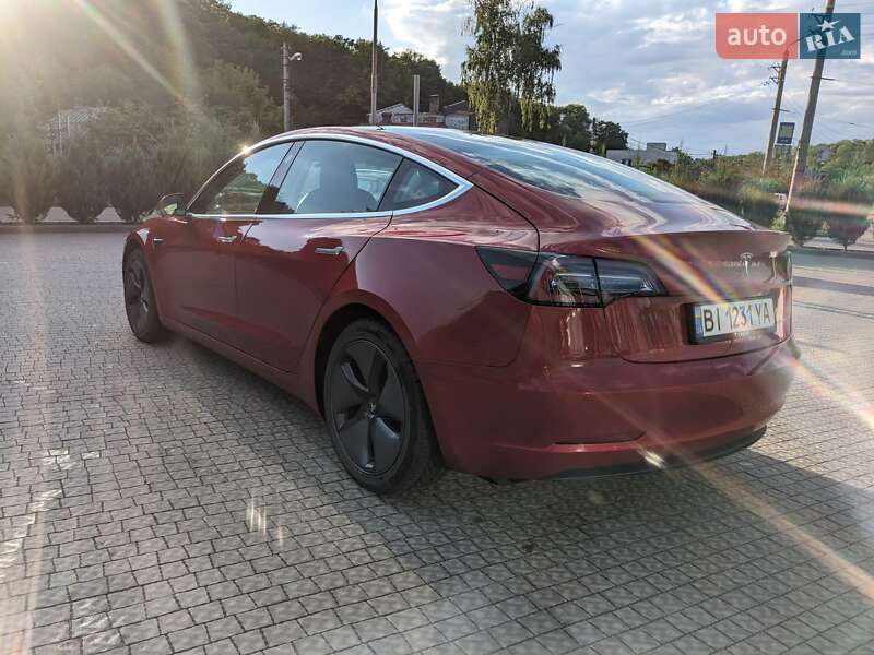 Седан Tesla Model 3 2019 в Полтаві