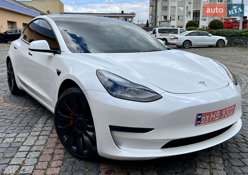 Седан Tesla Model 3 2022 в Луцьку