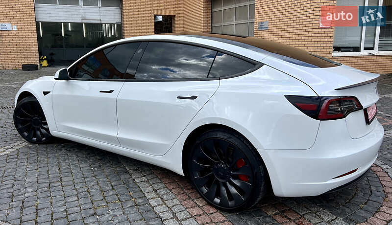 Седан Tesla Model 3 2022 в Луцьку