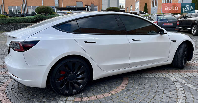 Седан Tesla Model 3 2022 в Луцьку