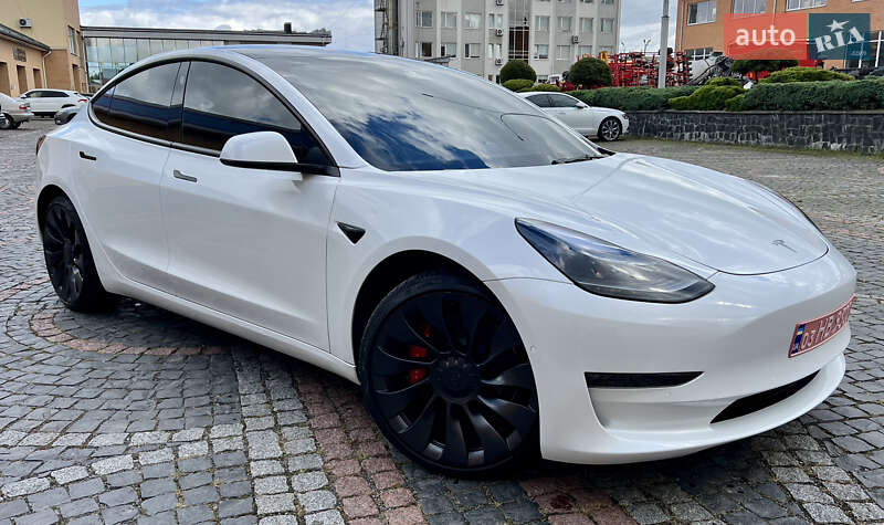 Седан Tesla Model 3 2022 в Луцьку