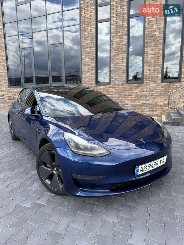 Седан Tesla Model 3 2021 в Виннице