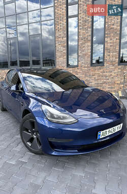 Седан Tesla Model 3 2021 в 