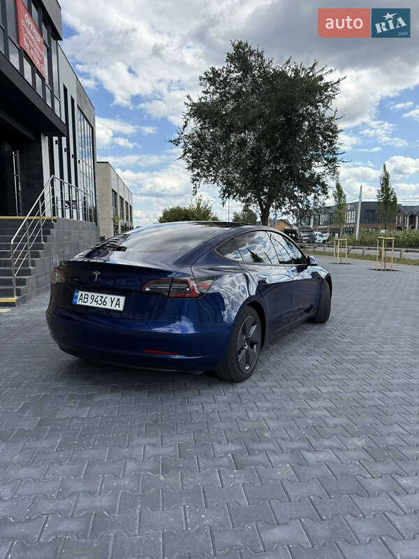 Седан Tesla Model 3 2021 в Виннице
