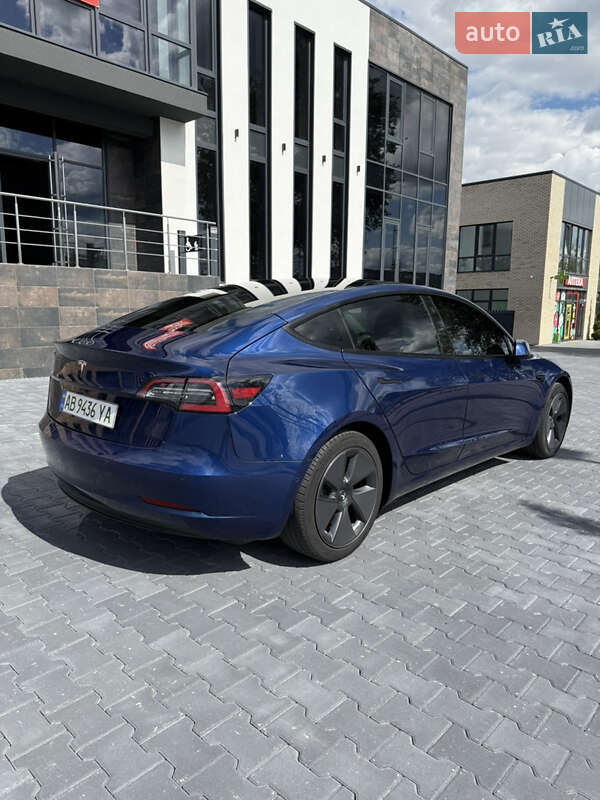 Седан Tesla Model 3 2021 в Виннице