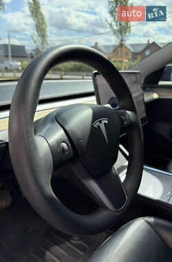 Седан Tesla Model 3 2021 в 