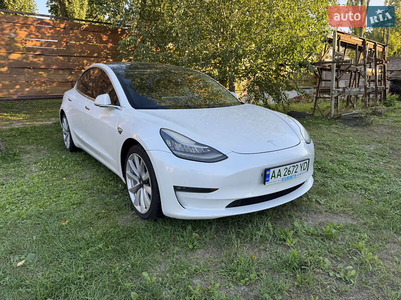 Седан Tesla Model 3 2018 в 