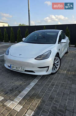 Седан Tesla Model 3 2021 в Львові