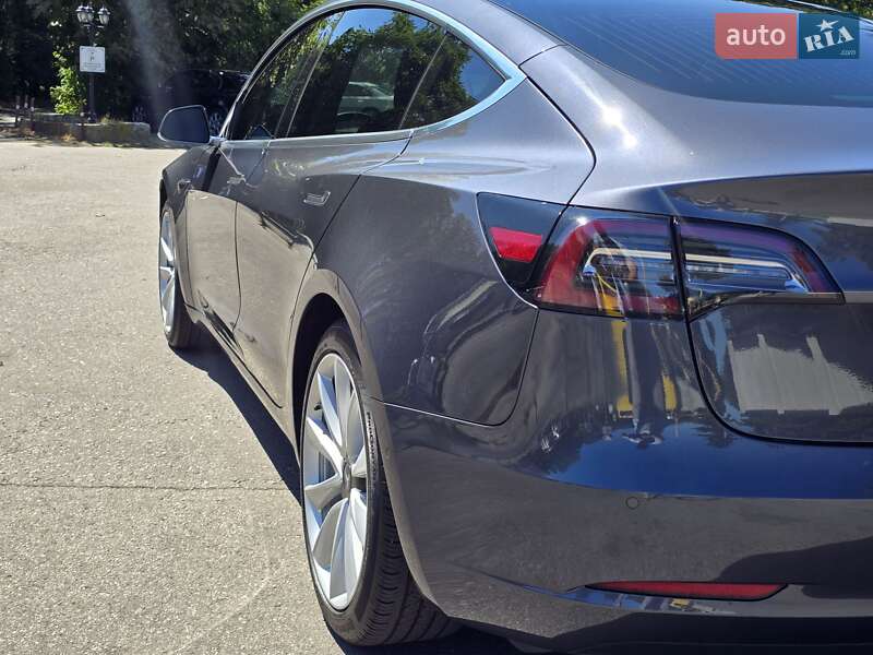 Седан Tesla Model 3 2020 в Одессе