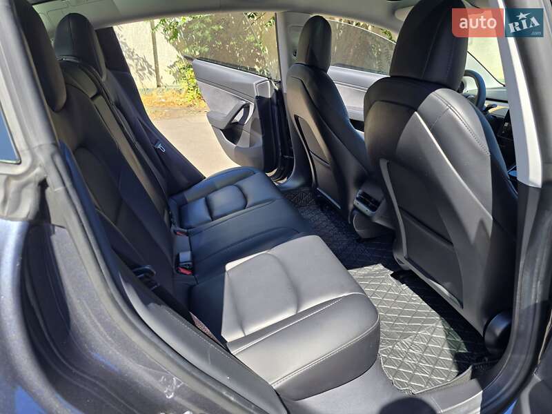 Седан Tesla Model 3 2020 в Одессе