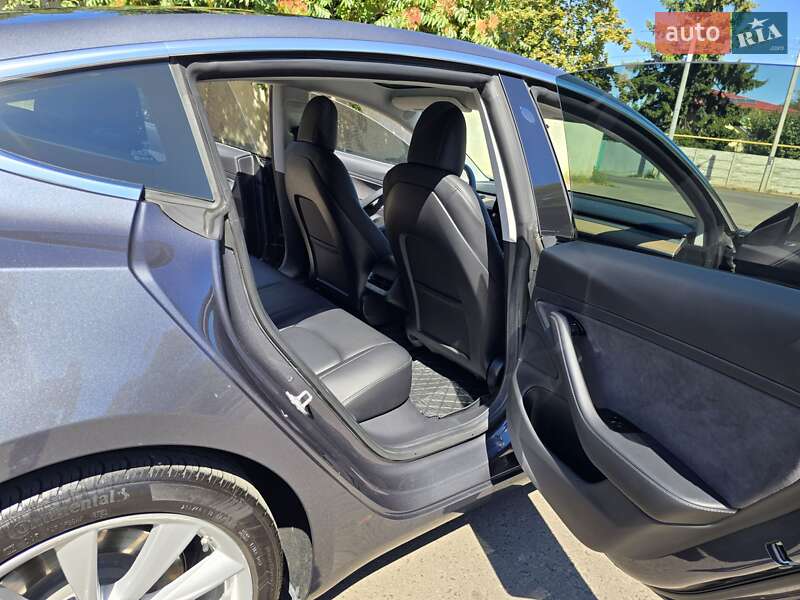 Седан Tesla Model 3 2020 в Одессе